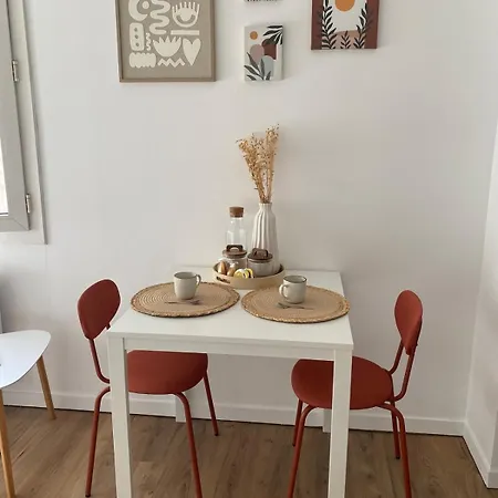 Cozy Elegant In Heart Of Center Apartman *